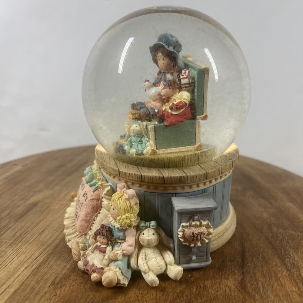 Heart Tugs "Friends Are the Best Collectibles" Musical Snow Globe‎ – Excellent - Picture 7 of 12